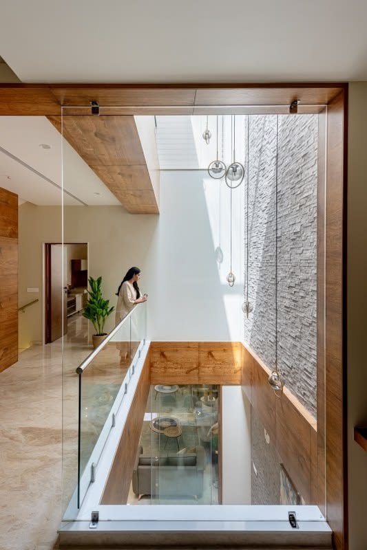 Mezzanine Corridors & Bridges