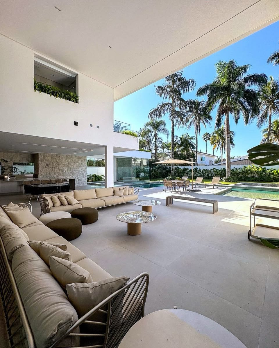 Covered Poolside Pavilion Lounge